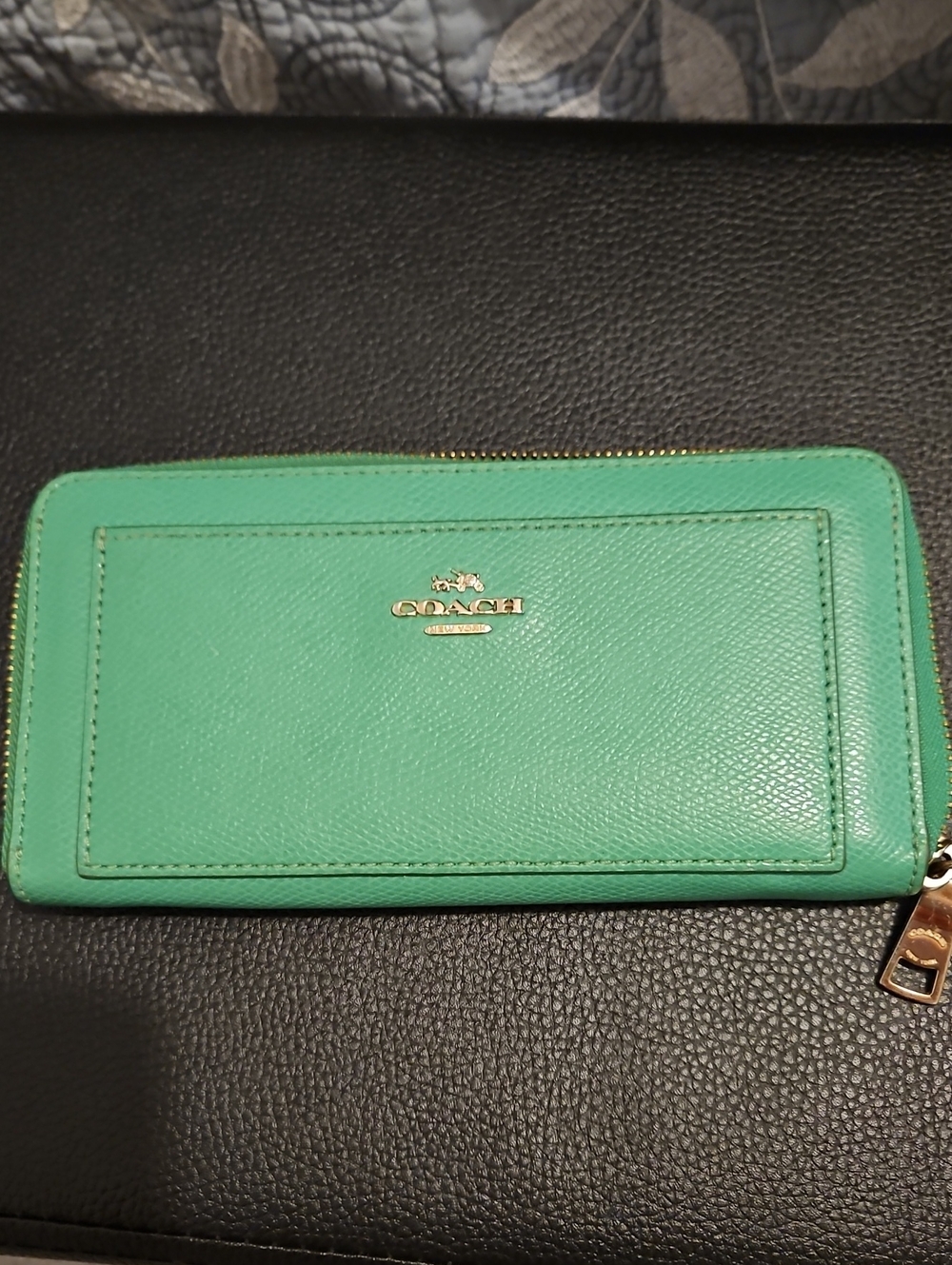 Coach Kelly Green Pebble Leather Zip Wallet with Gold Logo